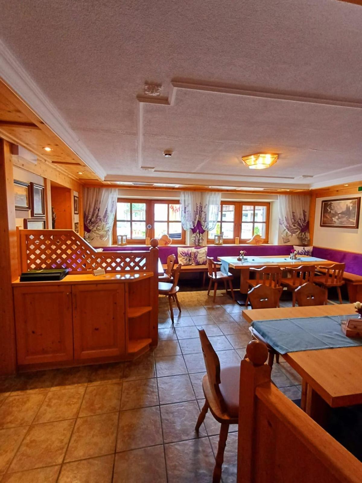 Hotel Restaurant Liesele Sonne Sankt Leonhard im Pitztal Luaran gambar