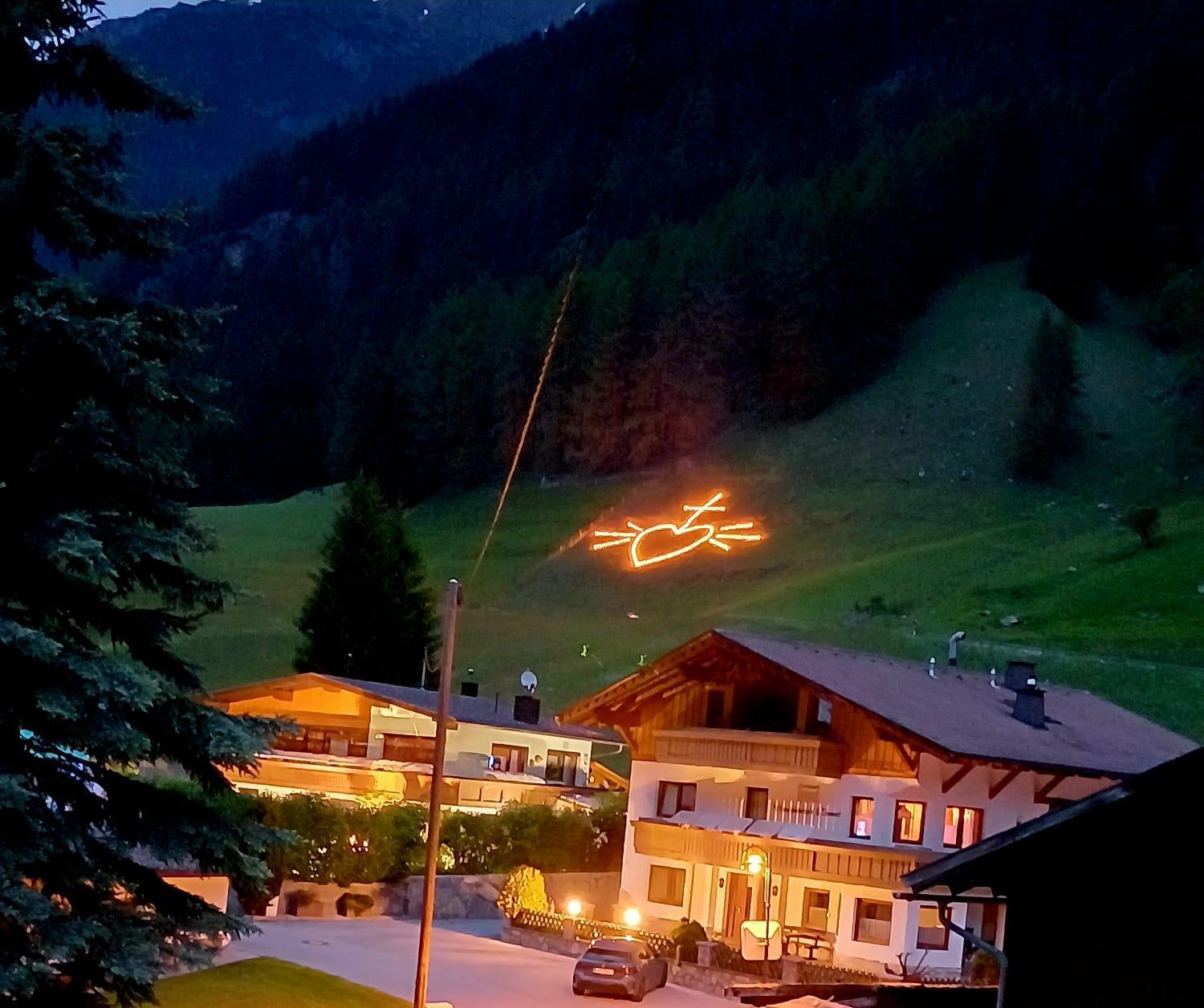Hotel Restaurant Liesele Sonne Sankt Leonhard im Pitztal Luaran gambar